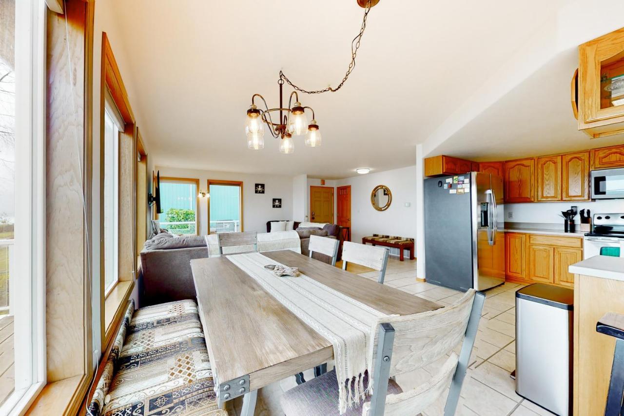 Camano Waterfront Delight Villa Bagian luar foto