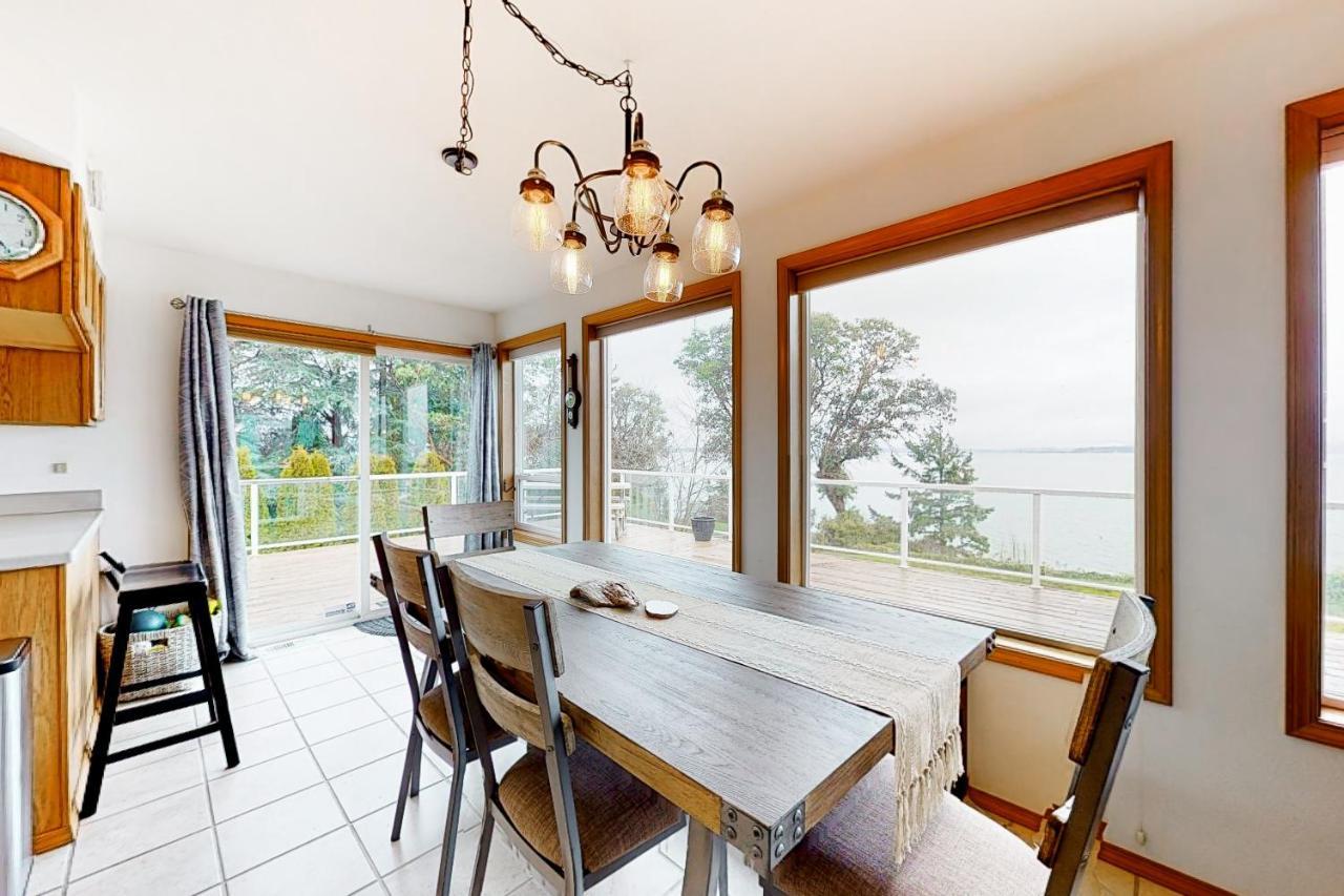 Camano Waterfront Delight Villa Bagian luar foto