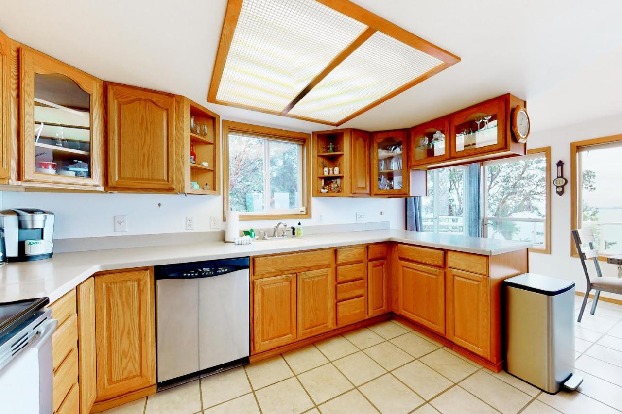 Camano Waterfront Delight Villa Bagian luar foto